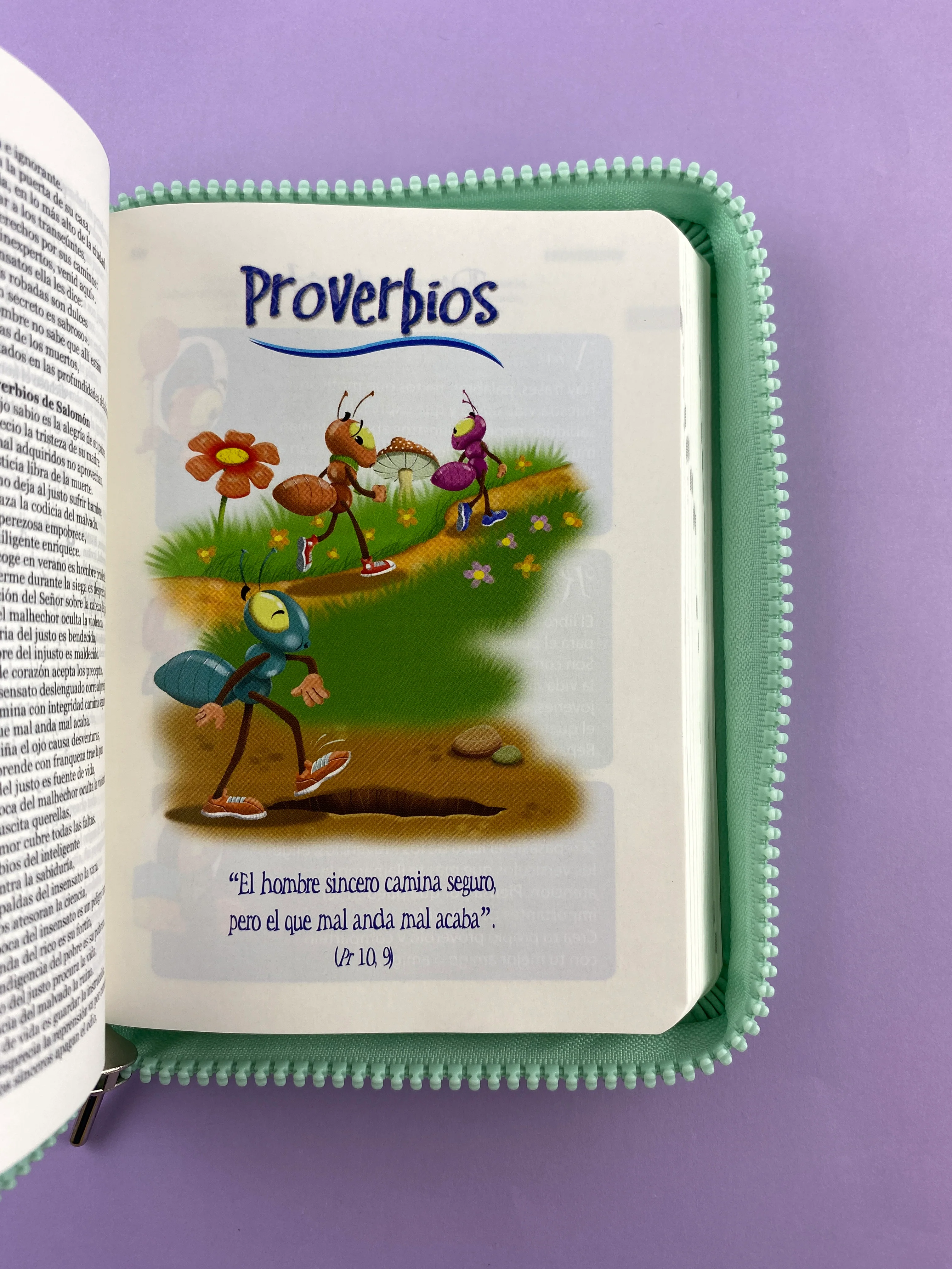 Biblia una historia de amor hormiguitas verde menta - Image 3