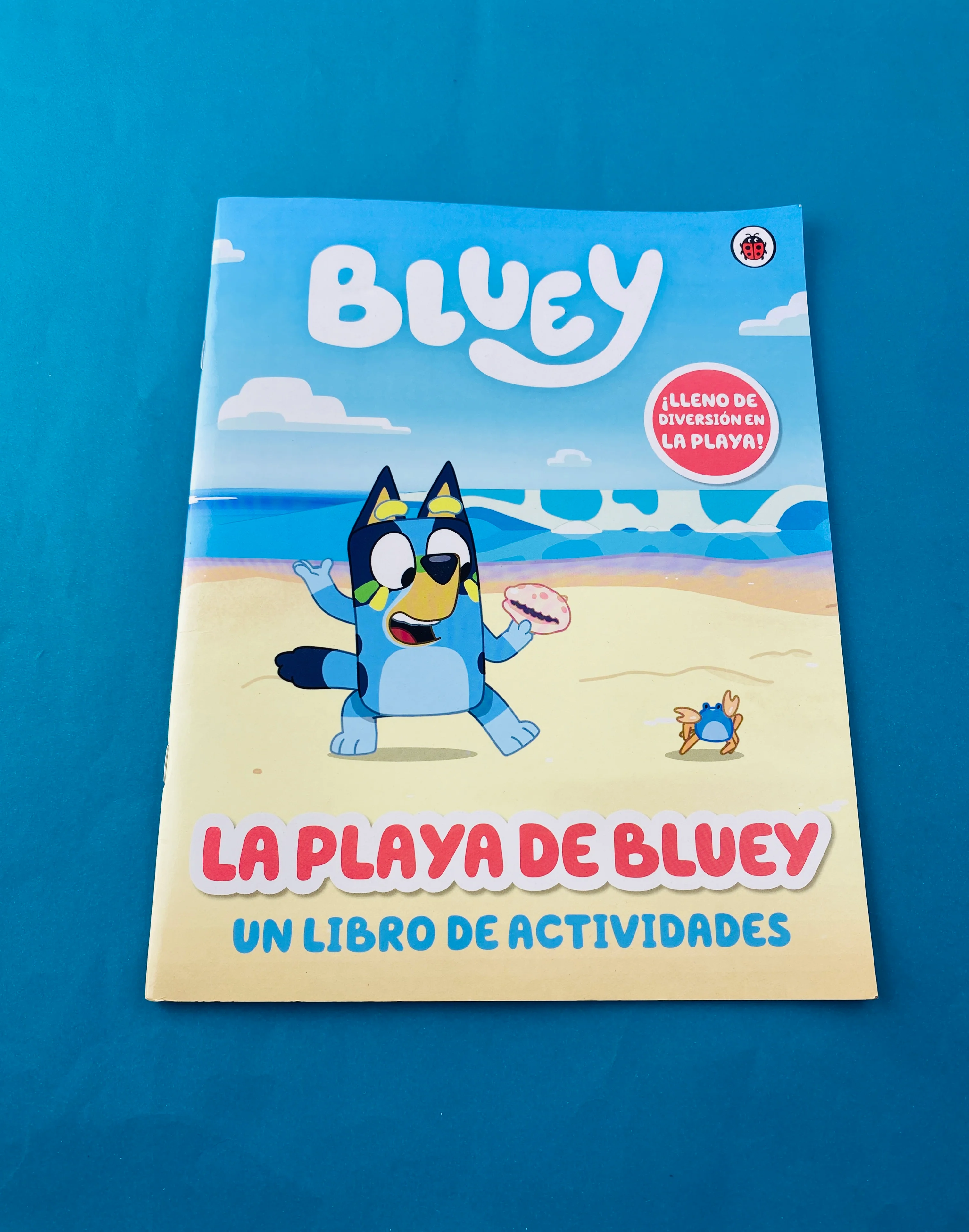 Bluey. La playa de Bluey, un libro de actividades - Image 2