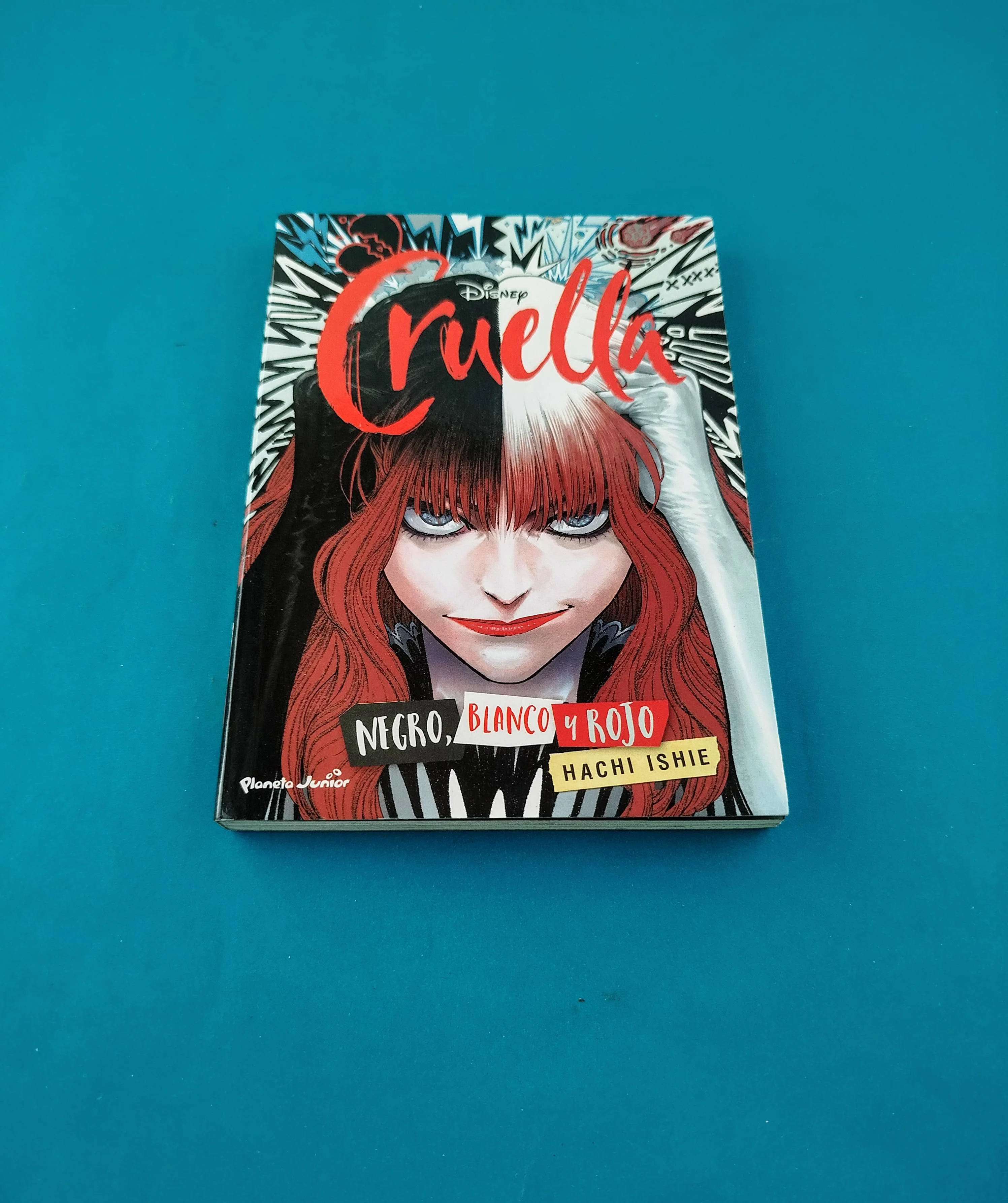 Cruella Negro, blanco y rojo - Image 2