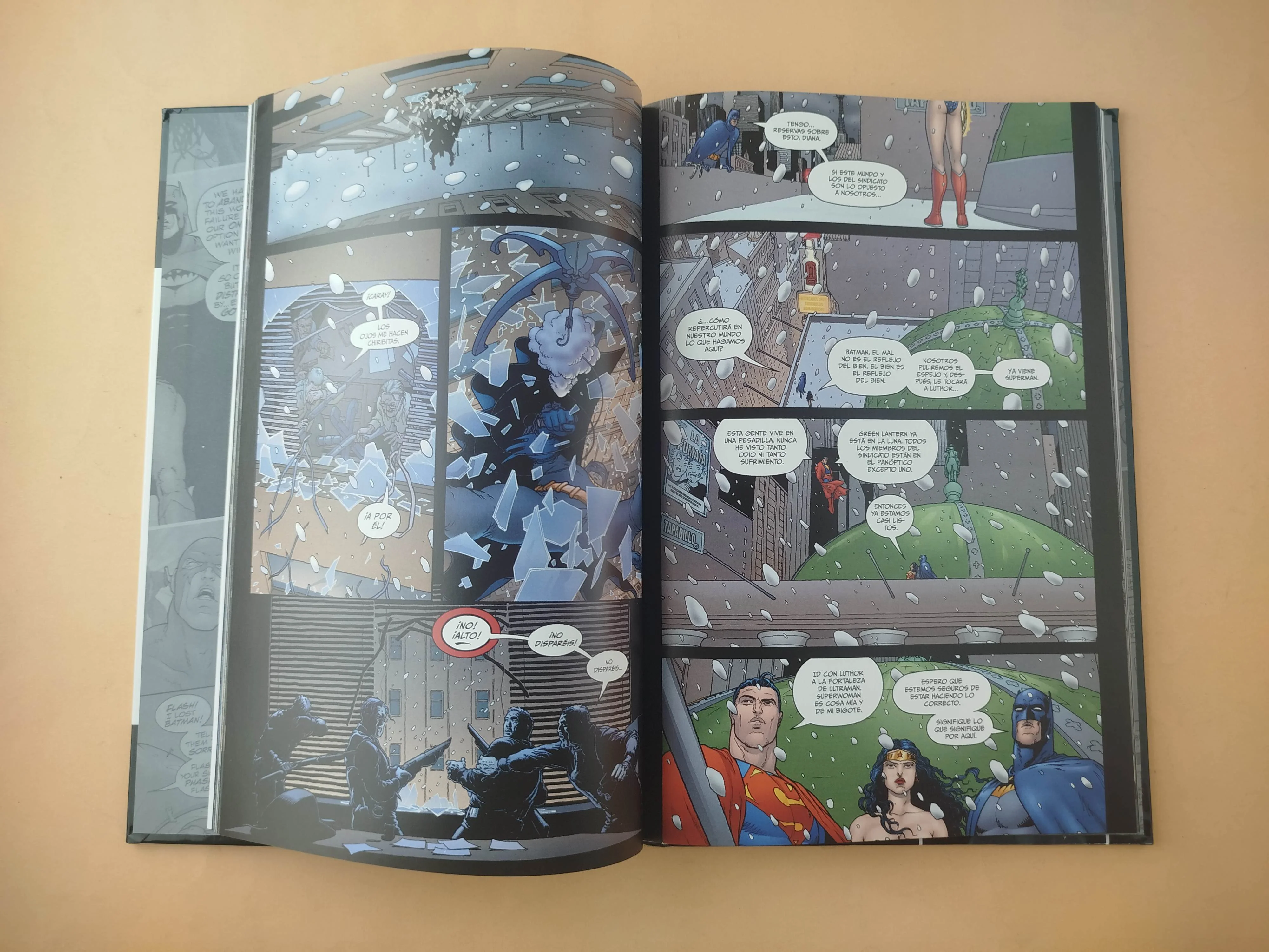 Jla: tierra 2 - Image 3