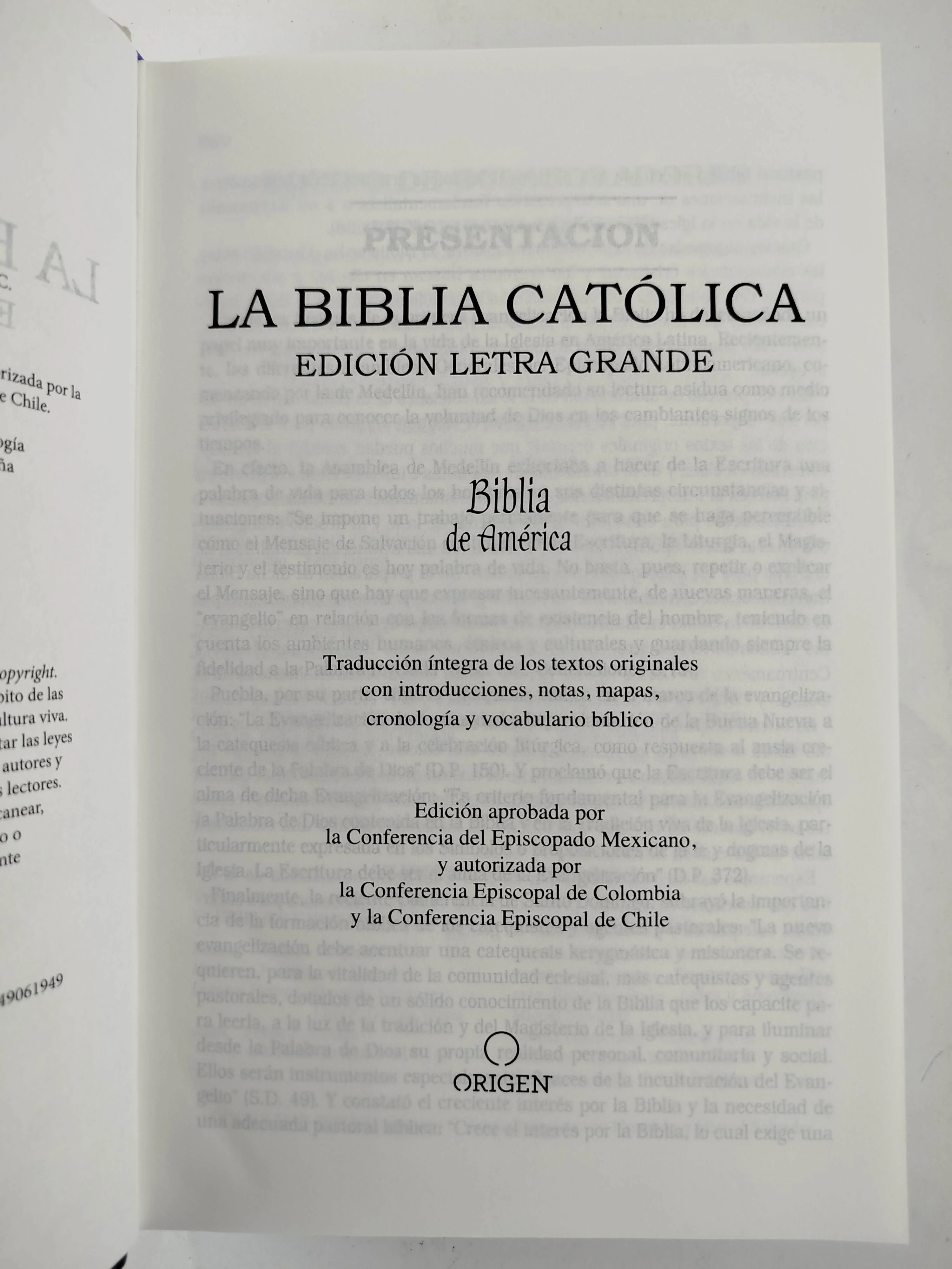 La Biblia Católica: Edición letra grande. Tapa dura, morada con flores - Image 3